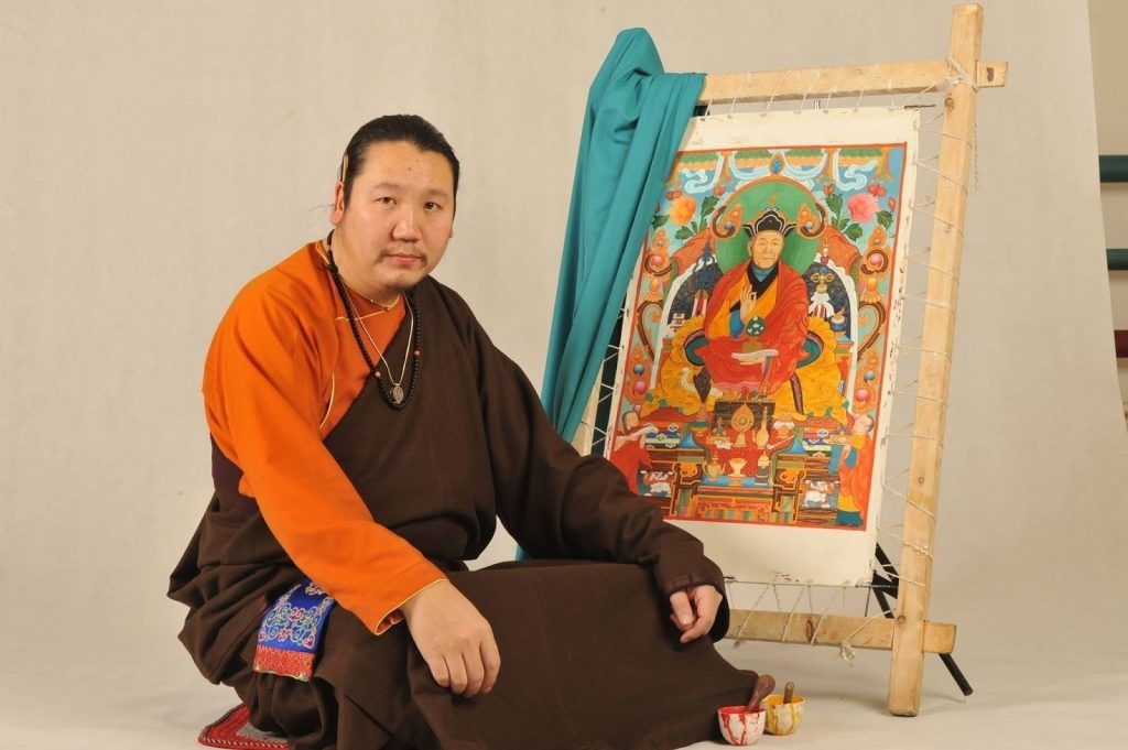 Бурхан урлаач Д.Ухаанзаяа нэр төрөө сэргээхээр шүүхэд хандана гэлээ