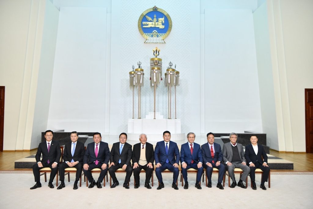 Монгол Улсын Ерөнхий сайд Л.Оюун-Эрдэнэ үе үеийн Ерөнхий сайд нарыг хүлээн авч уулзлаа