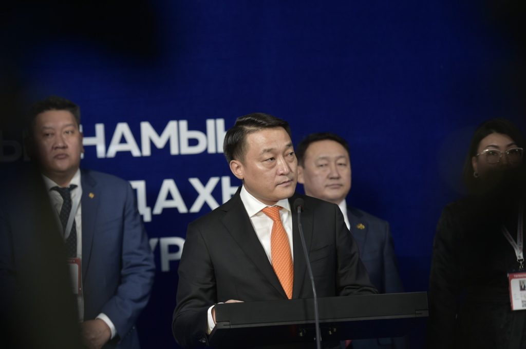 Д.АМАРБАЯСГАЛАН: МАН НИЙГЭМД ХАНДЛАГЫН ТОМООХОН ӨӨРЧЛӨЛТ АВЧРАХЫГ ЗОРЬЖ БАЙНА