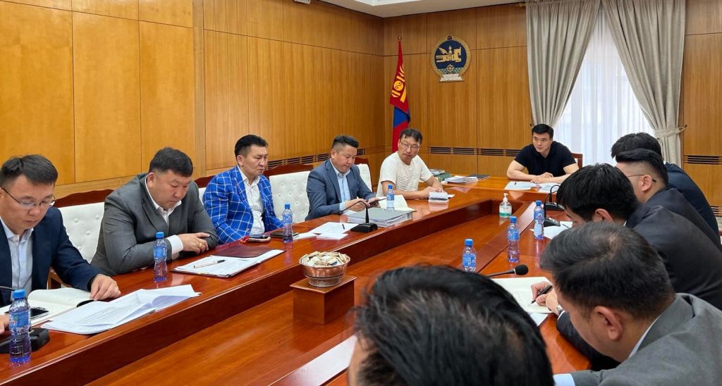 Үндэсний их баяр наадмыг зохион байгуулах комиссын даргад салбар хороод дүрмийн төсөл болон бэлтгэл ажлын явцаа танилцууллаа