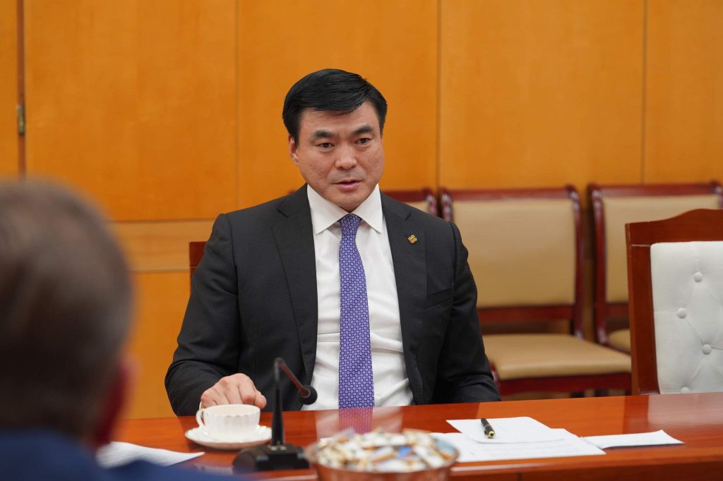 Монгол Улсын Шадар Сайд С.Амарсайхан ОХУ-ын “Газпром Банк” ХК-ийн төлөөлөгчидтэй уулзлаа