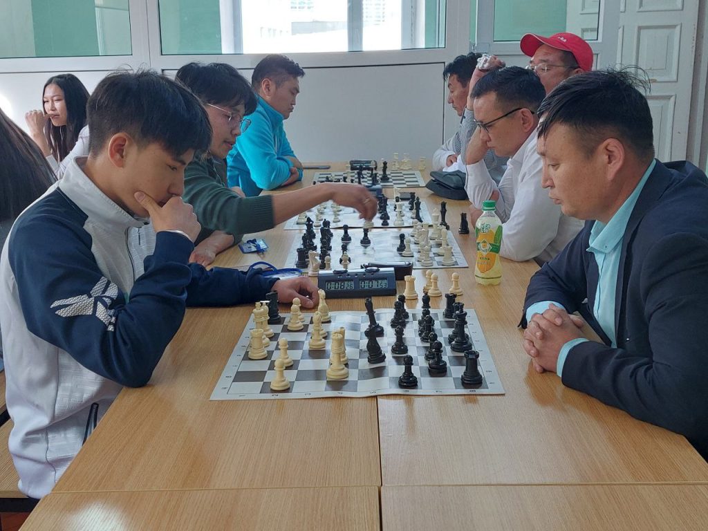 “Уламжлалт анагаах ухаан-2022 спортын бага наадам” амжилттай зохион байгуулагдаж байна