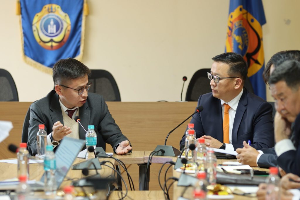 ХҮРЭЭЛЭН БУЙ ОРЧНЫГ ХАМГААЛАХ, БОХИРДЛЫГ БУУРУУЛАХ ЧИГЛЭЛЭЭР ТУЛГАМДАЖ БУЙ АСУУДЛУУДЫГ ХАМТРАН ШИЙДВЭРЛЭНЭ