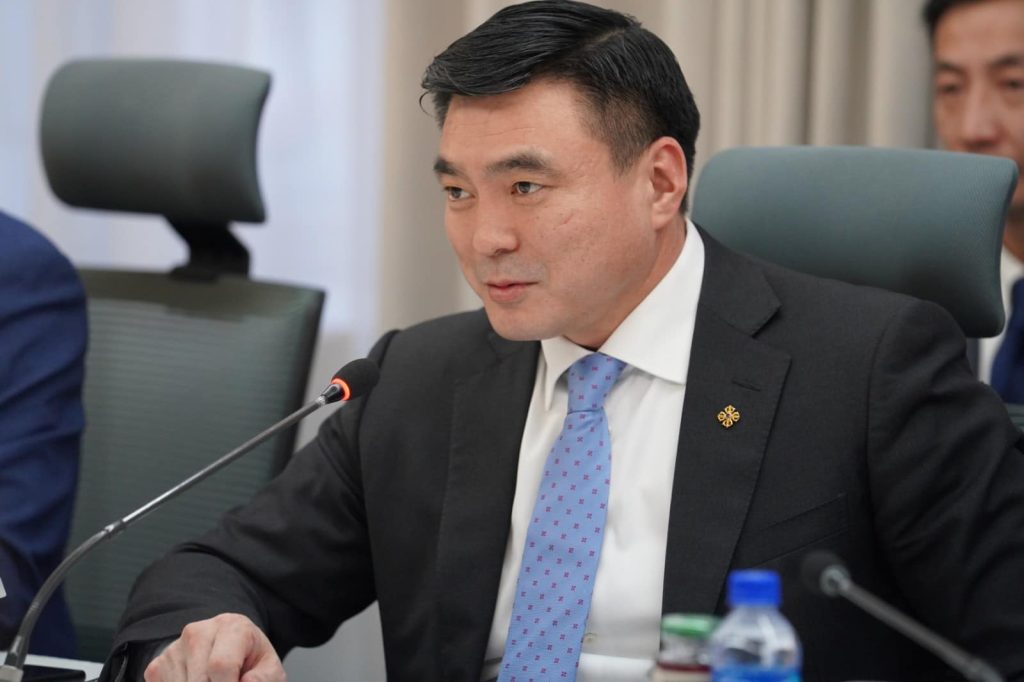 Стандартын шинэчлэлийн асуудлаар БШУЯ-нд ажиллалаа