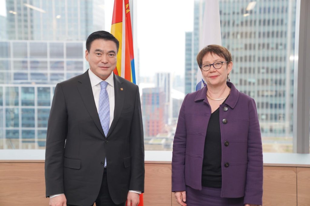 Европын сэргээн босголт, хөгжлийн банкинд зочиллоо