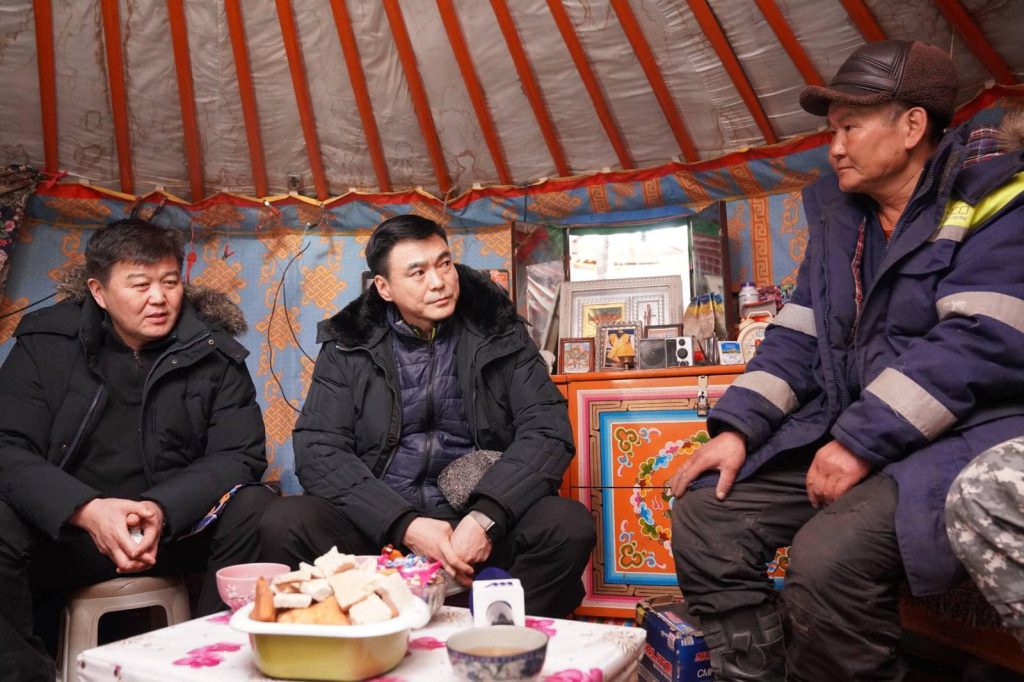 Хэрлэнбаян-Улаан багийн аймаг дундын отрын бүсэд 10 аймгийн 545 өрх отроор өвөлжиж байна