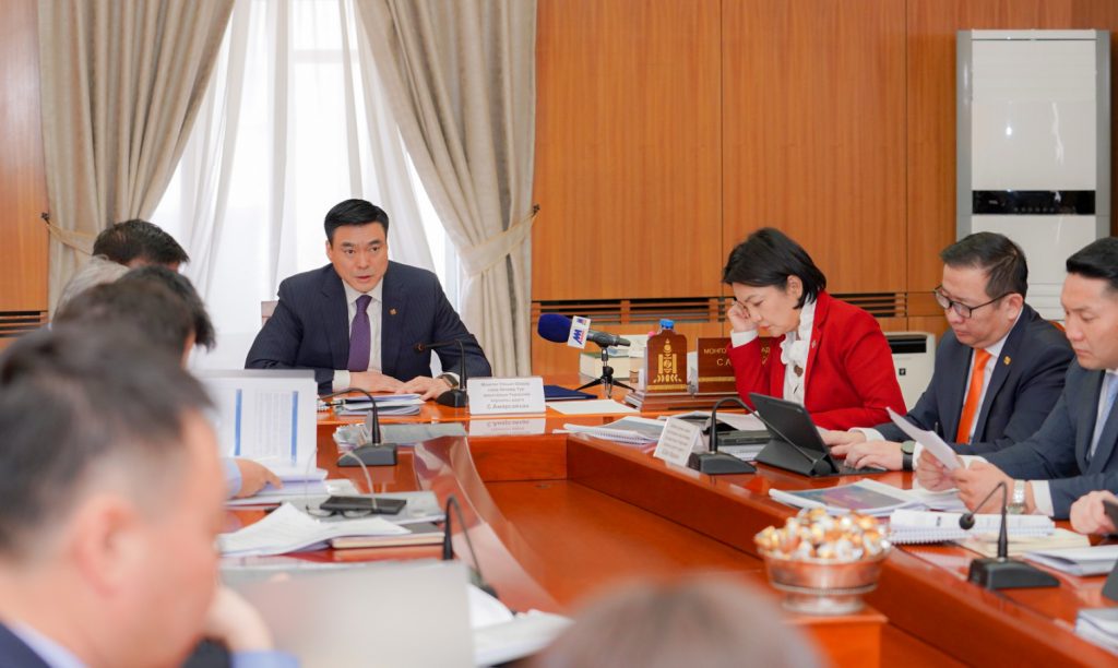 Уур амьсгалын Үндэсний хороо хуралдлаа