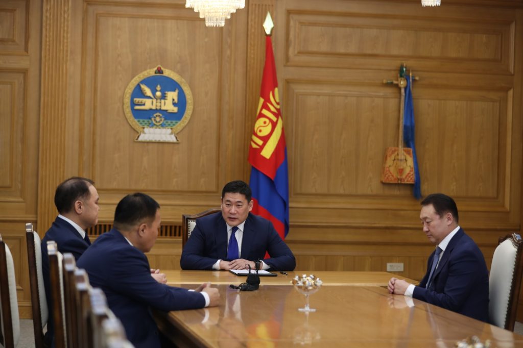 Парламентын засаглалыг бэхжүүлэх, авлигын эсрэг хийж буй Ерөнхий сайдын тэмцлийг дэмжихээ АН-ын дарга Л.Гантөмөр илэрхийллээ