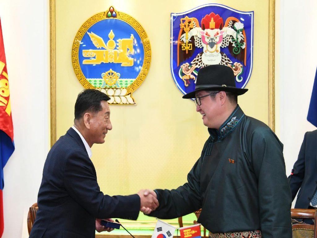 БНСУ-ын Инчон хотын ИТХ-ын Төлөөлөгчид айлчиллаа