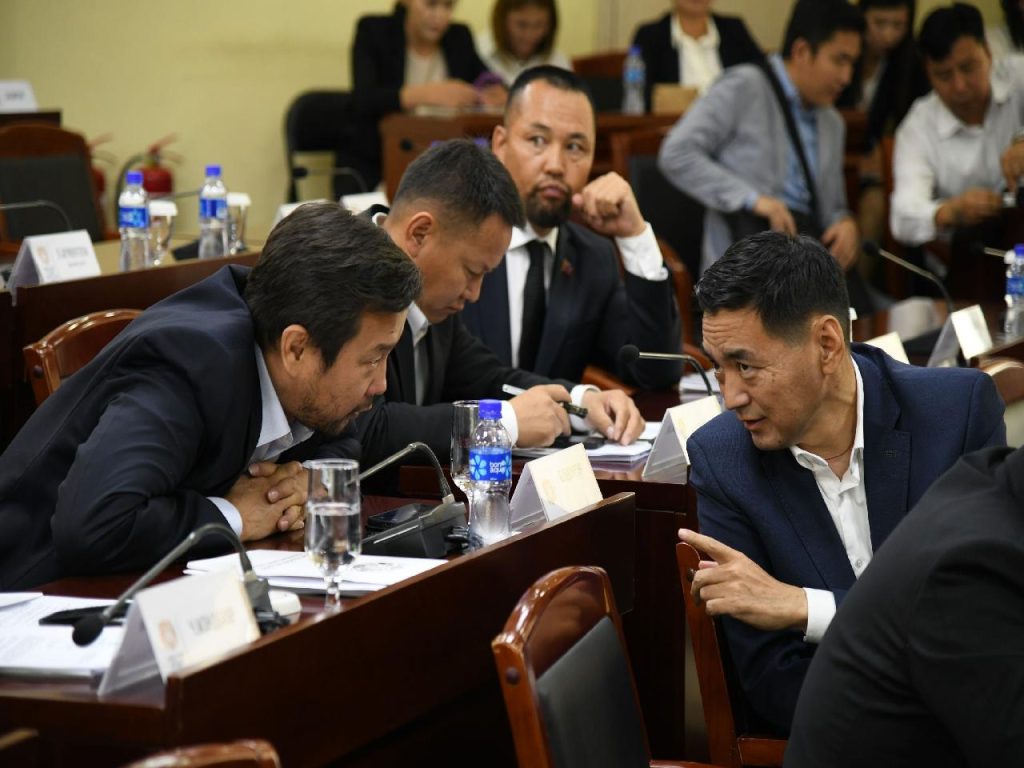 Нийслэлийн 2023 оны төсөвт өөрчлөлт оруулах асуудлыг хэлэлцлээ