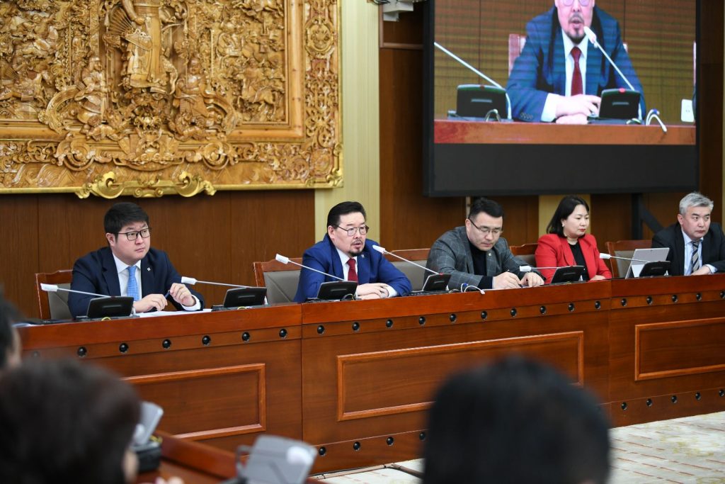 УИХ-ын дарга Г.Занданшатар нийслэлийн нутгийн захиргааны байгууллагын төрийн албан хаагч нартай уулзалт хийлээ